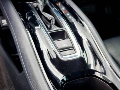 2017 HONDA HRV, 1.8 E Limited Auto สีเทาดำ รูปที่ 8